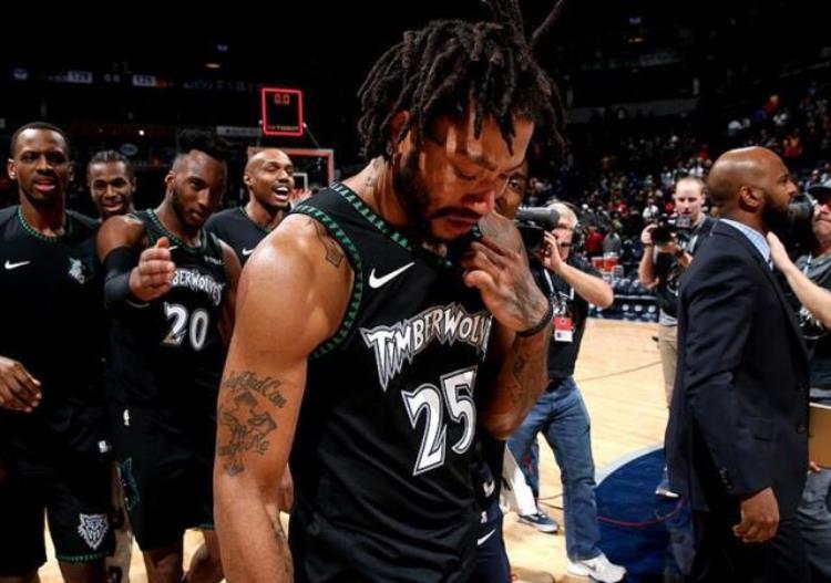 nba最令人感动5大瞬间最后一张笑着流泪的照片「NBA最令人感动5大瞬间最后一张笑着流泪」