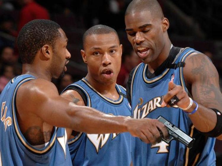 持枪涉毒殴打主教练从联盟禁赛案例中看到一个不一样的NBA