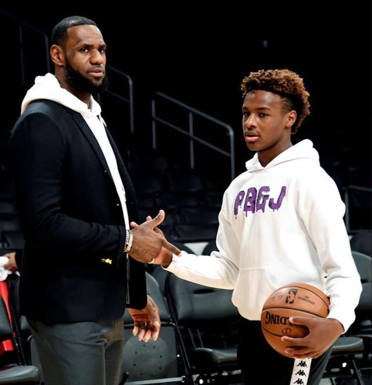 打篮球的都是有钱人「别人打球是为了赚钱我们是为了交朋友细数NBA的富二代」