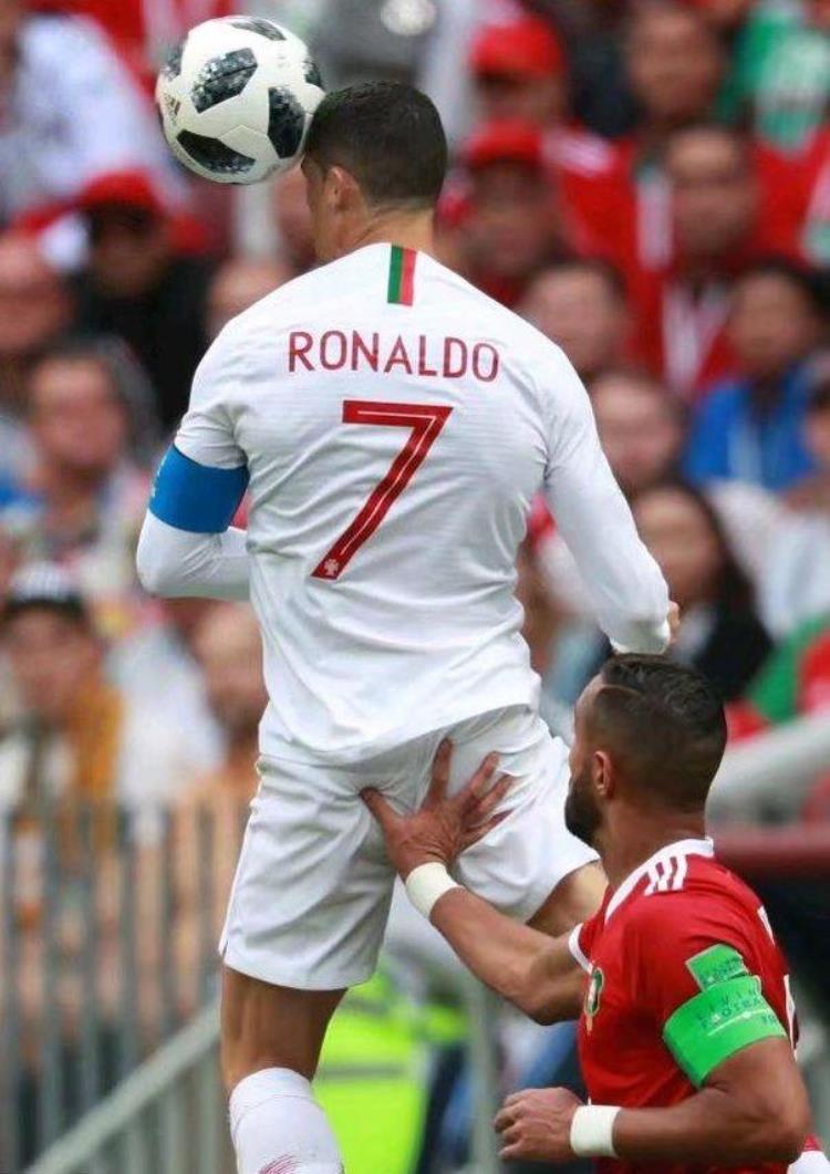 C罗开场4分钟头球破门 摩洛哥0-1不敌葡萄牙提前出局「世界杯C罗头槌闪电破门送摩洛哥出局」