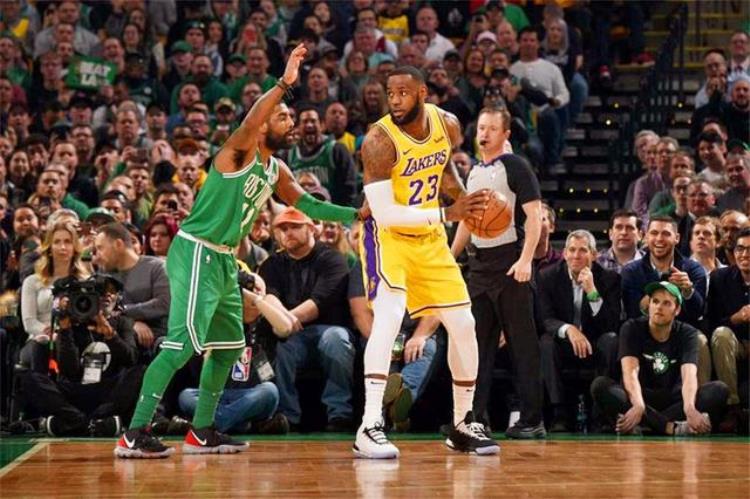 禁区得分最多的后卫「冲击篮筐盘点NBA上赛季最擅长禁区得分的球星新星后卫排第一」