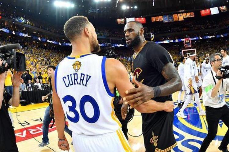 乔丹统治了90年代「7个时代的NBA第一人80年代魔术师90年代乔丹那00年代呢」