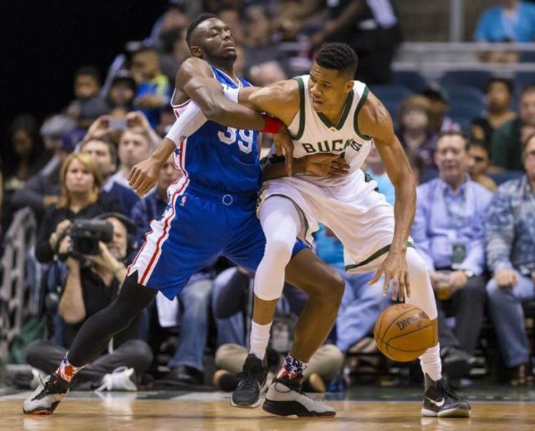 禁区得分最多的后卫「冲击篮筐盘点NBA上赛季最擅长禁区得分的球星新星后卫排第一」