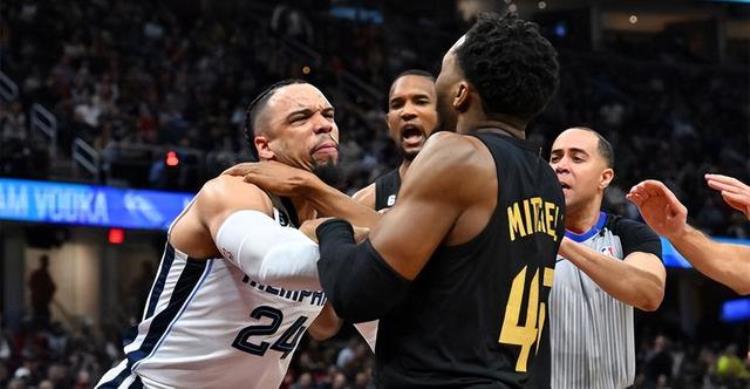 nba最长禁赛「3人禁赛8场盘点本赛季NBA三张重磅罚单最多被禁赛11人」