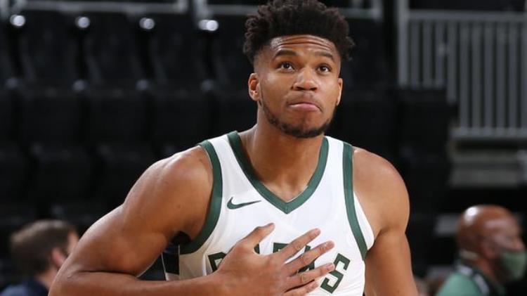 NBA历史五大忠诚巨星: 科比无缘首位, 第一没有争议「美媒排行NBA十大忠诚球员现役两人上榜科比仅第四第一合理」