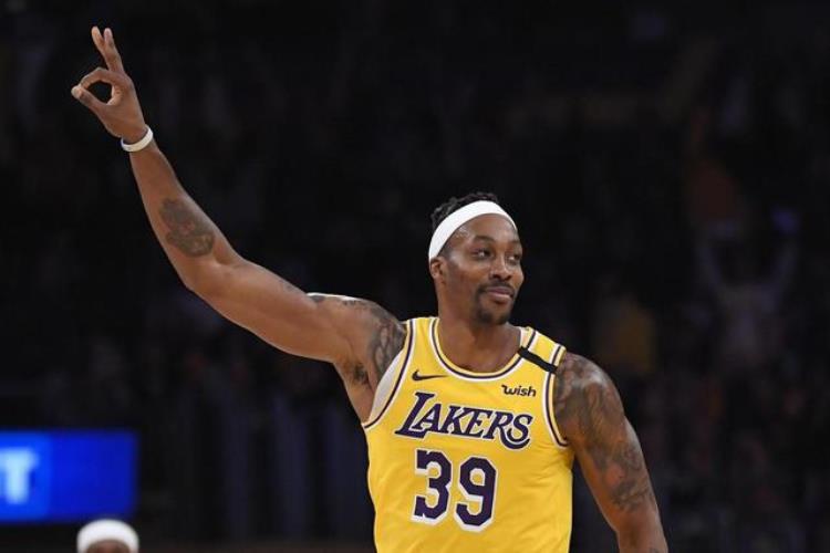 为什么湖人不续约霍华德「霍华德上赛季在湖人队打那么好为何得不到NBA的合同3点原因」