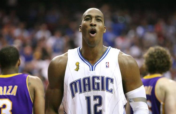 为什么湖人不续约霍华德「霍华德上赛季在湖人队打那么好为何得不到NBA的合同3点原因」