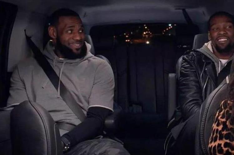 NBA球星怎么开车姚明开定制奔驰杜兰特二指握方向盘奥尼尔