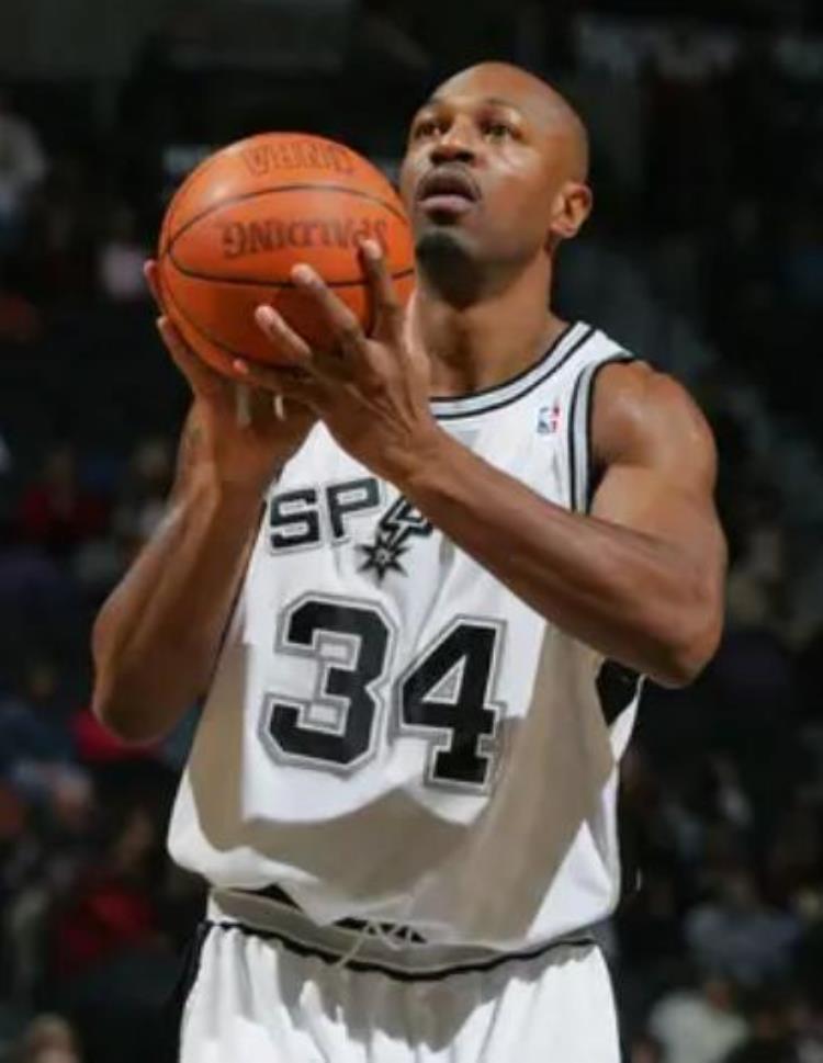 NBA5大传奇流浪汉最少呆过12支球队95年状元上榜
