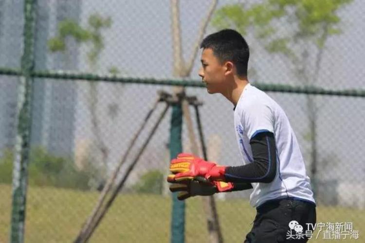入选国家青少年足球队「宁海13岁足球少年正式成为中国国家少年足球队的一员」