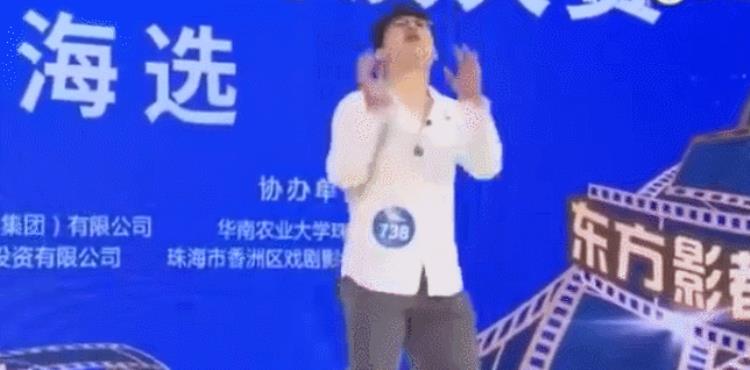 篮球打的像蔡徐坤「小伙节目上模仿蔡徐坤打篮球遭评委怒怼照你这样打NBA早解散了」