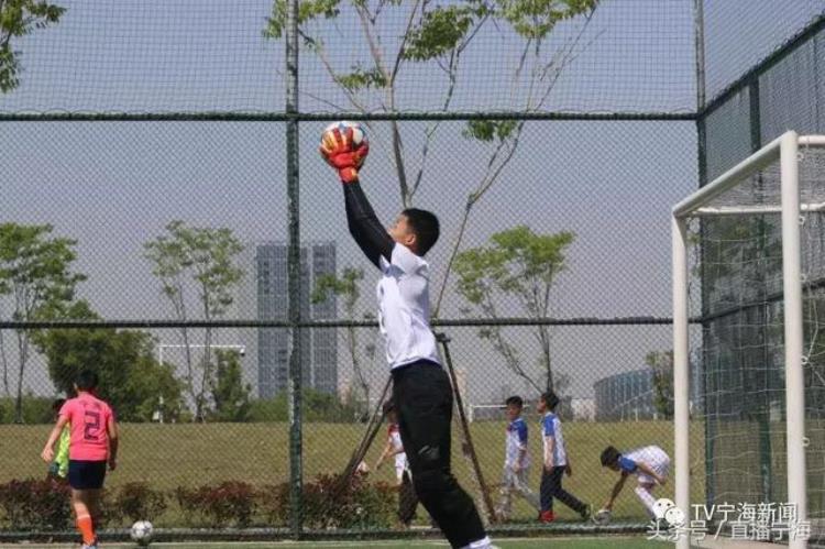 入选国家青少年足球队「宁海13岁足球少年正式成为中国国家少年足球队的一员」