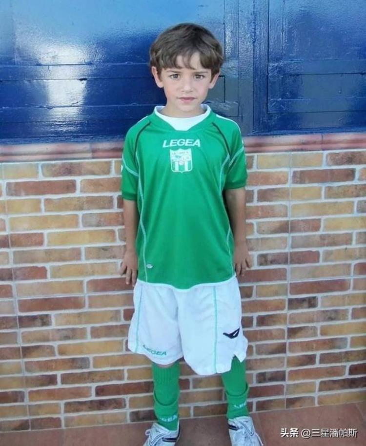 西班牙球员加维Gavi小时候奶甜可爱长大帅到姐妹们心坎里