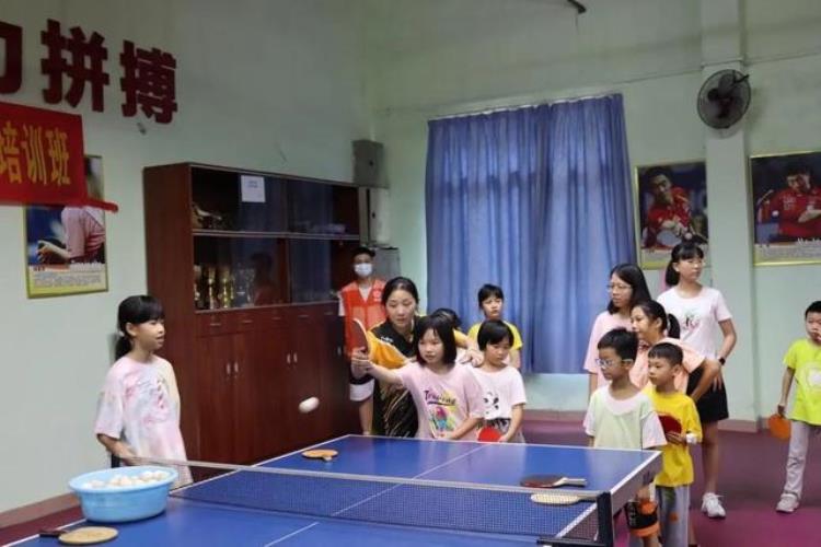 乒出快乐乒出精彩张槎古灶村第一届青少年乒乓球夏令营结营