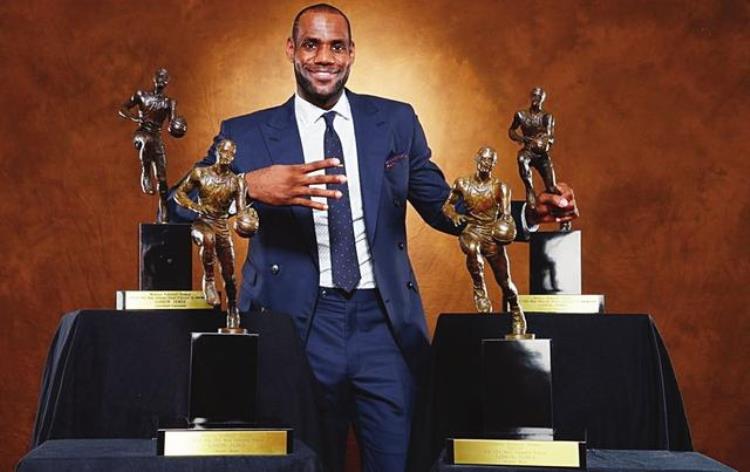 詹姆斯nba历史得分榜「除了总得分詹姆斯NBA生涯其他几项数据排名历史第几」