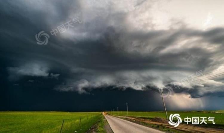 遇到狂风暴雨「前方高能深入体验雷暴云里最激烈的狂风暴雨是什么感受」