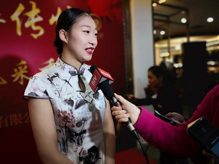 北京北控女子足球队「北控女足姑娘穿旗袍美一回徐欢没想到自己身材这么好」