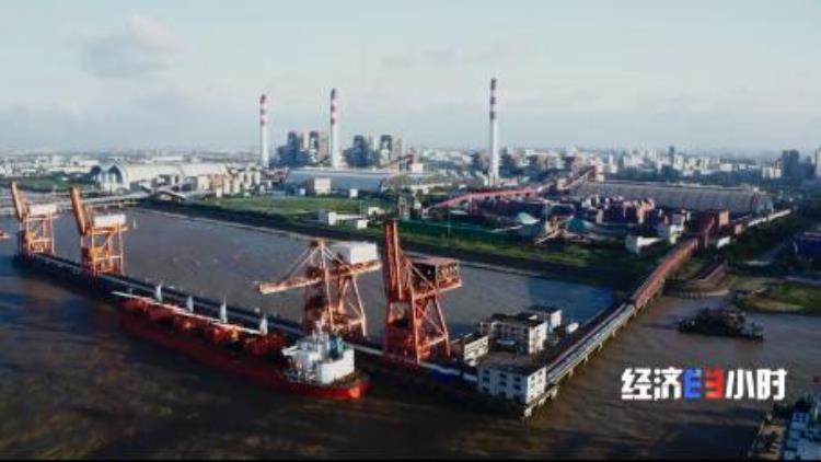 中国造货轮比世界最大航母长60米「中国造海上巨无霸长度超世界最大航母60米超级心脏令人惊叹」