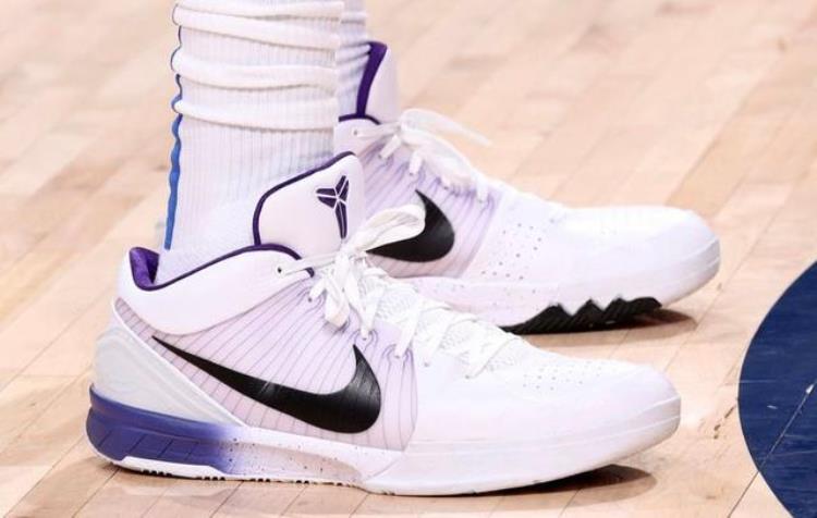 NBA球员上脚富尔茨穿科比的战靴汤神偏爱低帮版球鞋