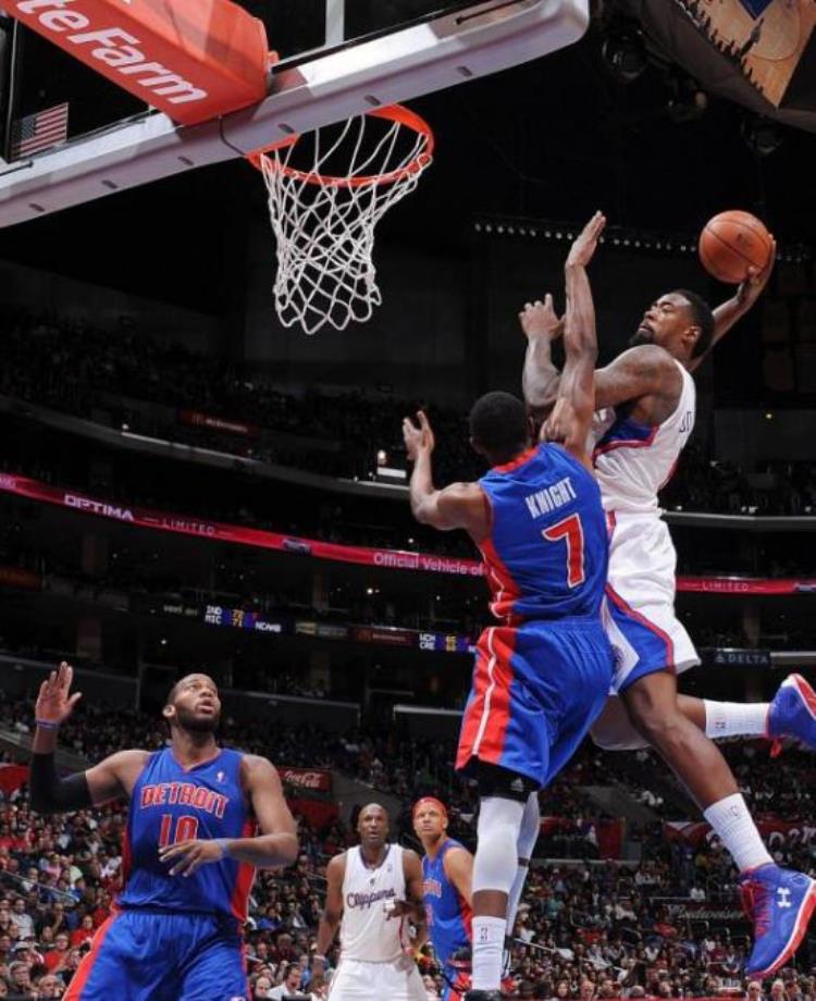 nba被隔扣最多的球员「7张照片看NBA最强隔人暴扣这是要在他们生涯留下阴影」