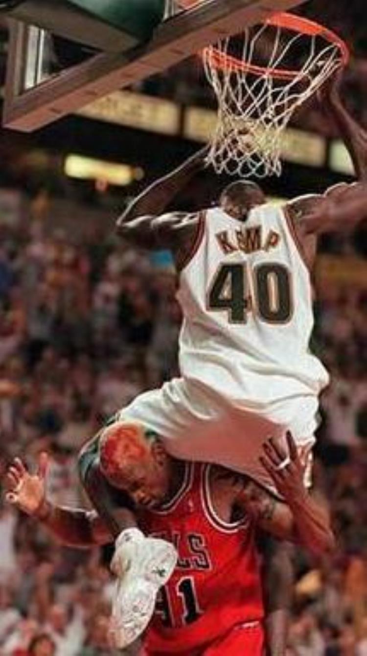nba被隔扣最多的球员「7张照片看NBA最强隔人暴扣这是要在他们生涯留下阴影」