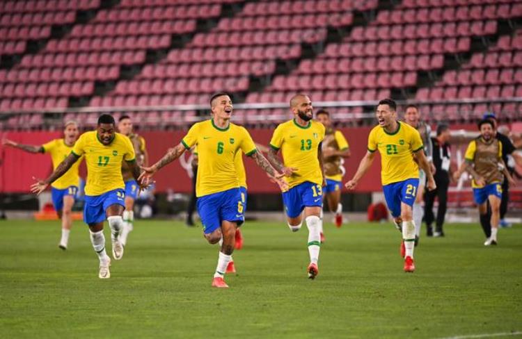 足球男足半决赛巴西胜墨西哥队「足球男足半决赛巴西胜墨西哥」