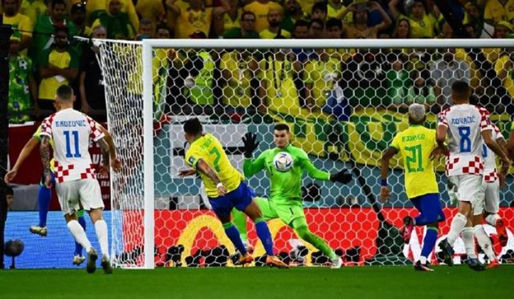 巴西对克罗地亚阵容「24巴西队悲壮出局克罗地亚门将彻底封神创3大纪录」