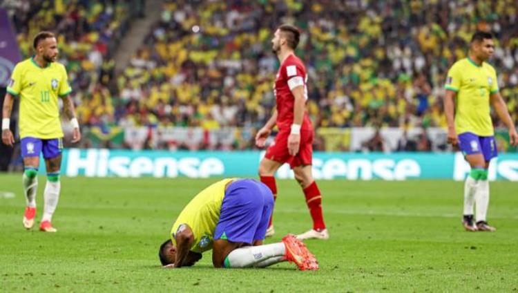巴西队内马尔表现「20巴西队疯狂之战内马尔被频繁撂倒悍将凌空侧钩太惊艳」