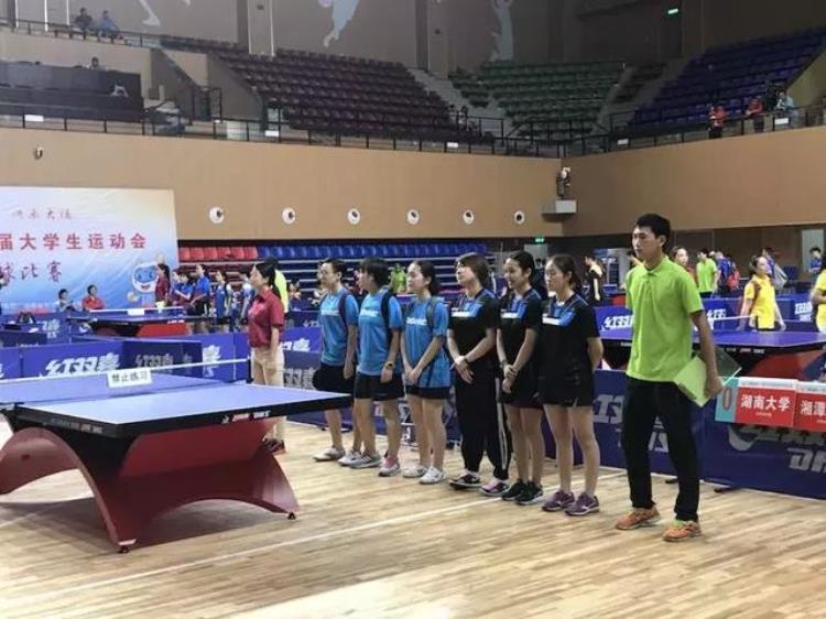 一个手势就懂得对方什么意思看看乒乓球女双全国冠军的台前幕后