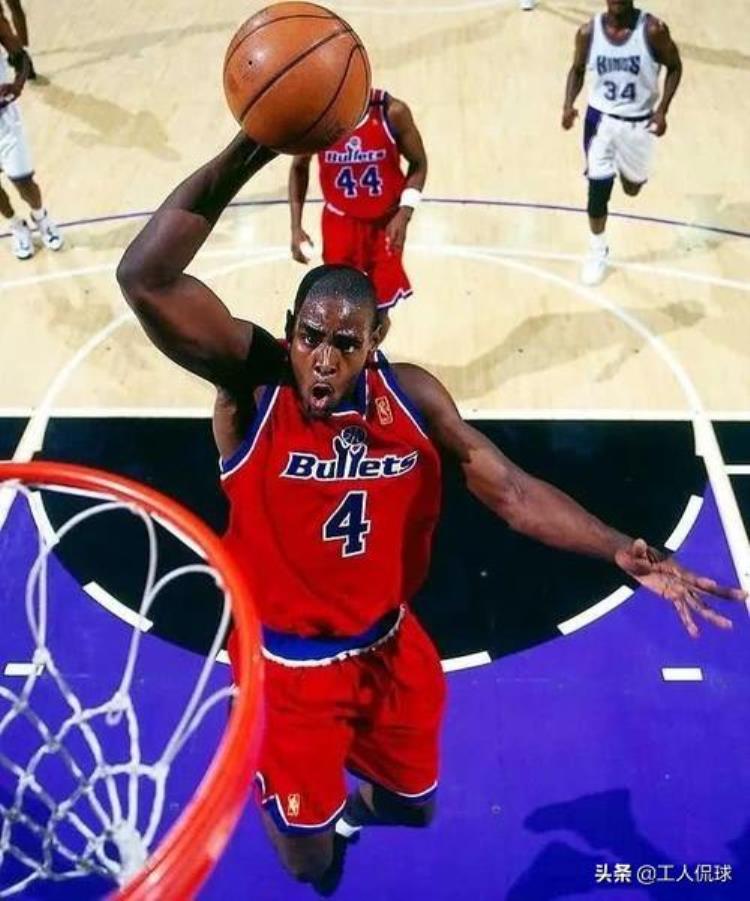 nba密歇根五虎「从密歇根五虎到篮球名人堂他一直被视为篮球的未来」