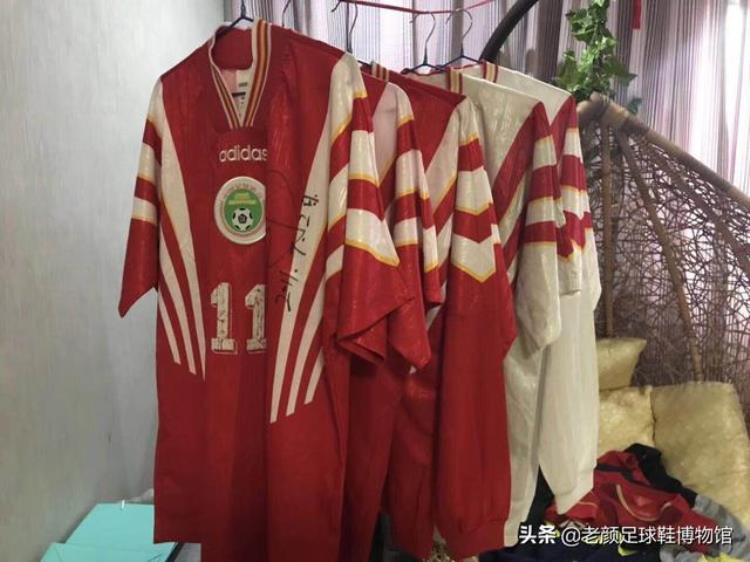 足球收藏品交易平台app「中国足球不行足球装备收藏领域很强大搞个博物馆可以世界最大」