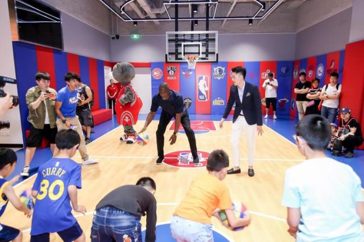 中国nba篮球馆「nba华裔老板」
