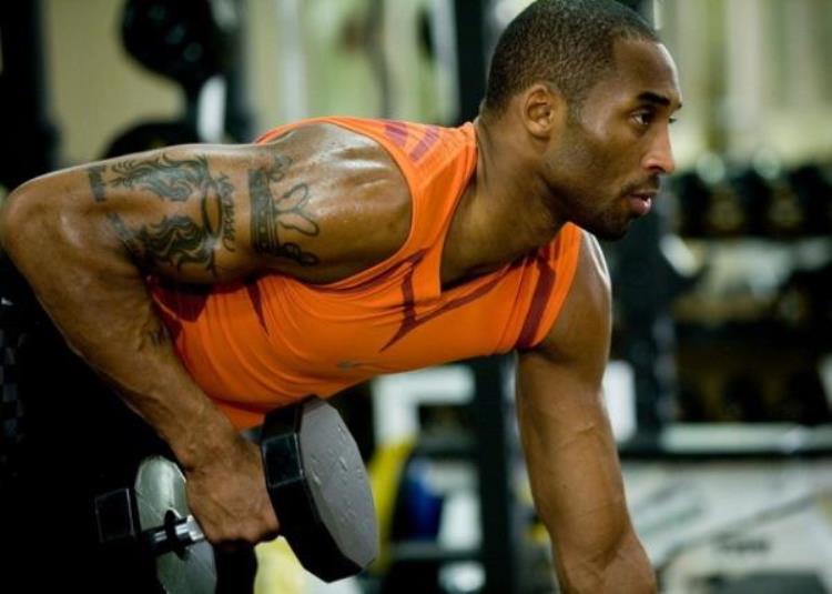 科比减重「NBA球星健身房训练科比一天减5磅这么练想不强都难」