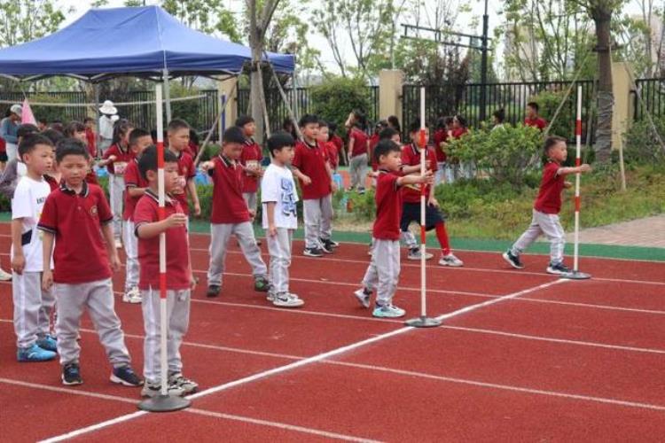 学校运动会破纪录「这所学校的运动会足足办了一个月人人都在冲击校园吉尼斯记录」