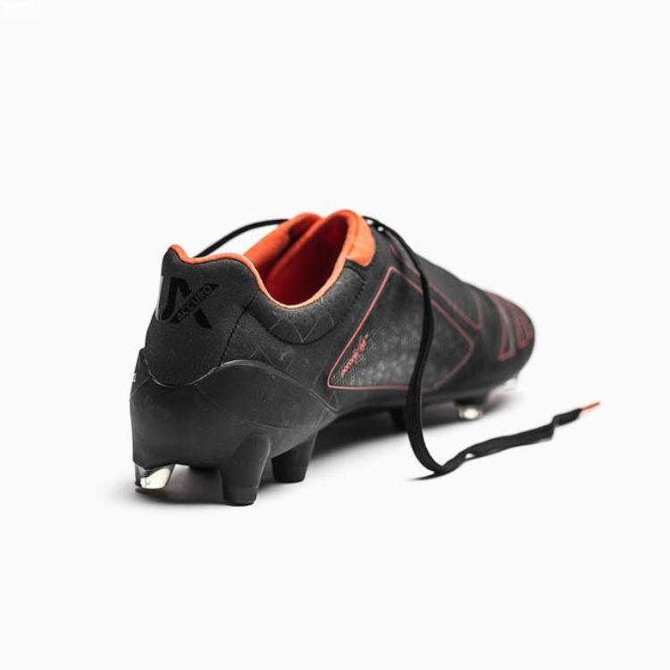 茵宝足球鞋velocita3「为舒适而生茵宝正式推出全新UXAccuro足球鞋」