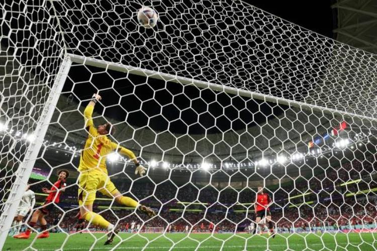 德国和西班牙比赛「图说世界杯德国战平西班牙比利时爆冷不敌摩洛哥」