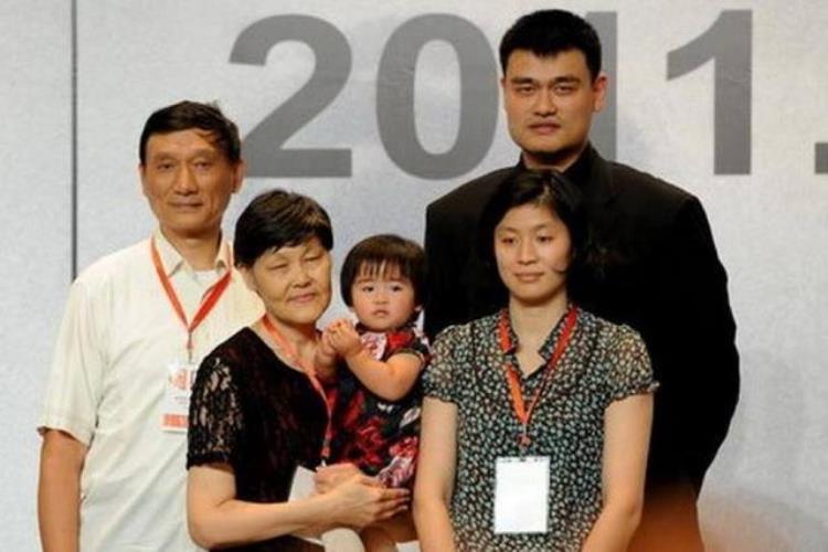 詹姆斯孝顺「母亲节细数NBA五大孝子詹姆斯AI上榜第一来自中国」