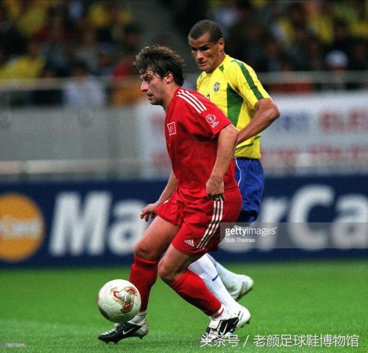 2002年韩日世界杯足球赛杀入四强「2002年韩日世界杯主流战靴终极pk真的就像当年三英战吕布」