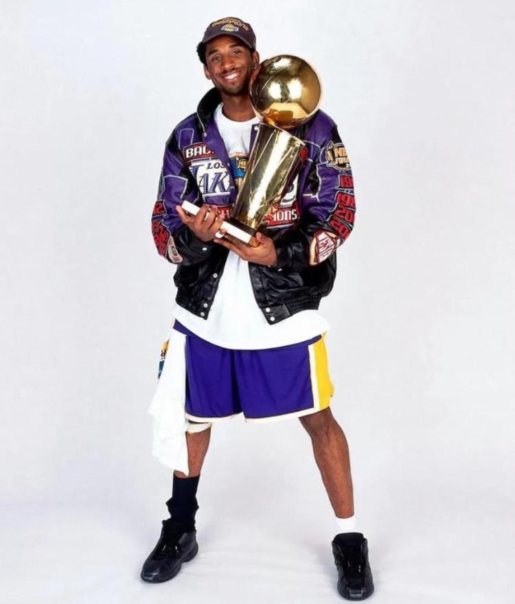 nba全明星首发公布「NBA官宣全明星首发名单詹姆斯再次成为票王」
