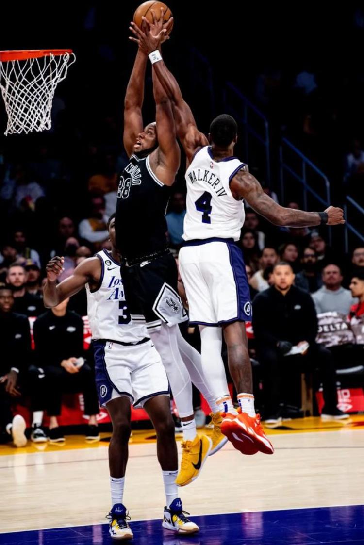 nba马刺约翰逊「1314的对决迷失在洛杉矶的约翰逊和马刺队」