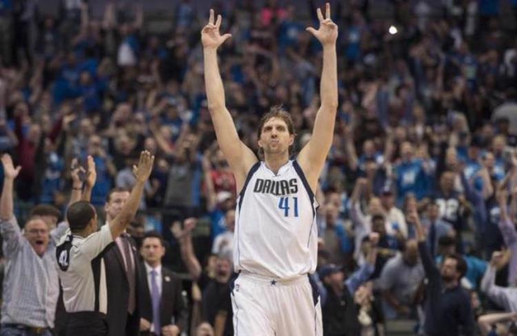nba季后赛50大经典瞬间「一场比赛赢得满堂喝彩盘点NBA季后赛十大超神之战轻松加愉快」