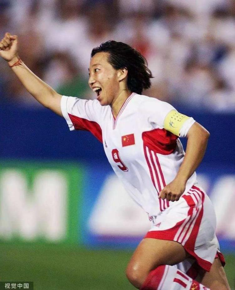 中国女足拿过世界第一没「中国女足竟然有人获得过世界足球小姐难以置信这是怎么回事」