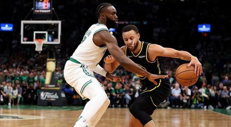 nba雄鹿球员名单最新「NBA最新排名雄鹿9连胜太阳重返榜首篮网逆转湖人勇士低迷」