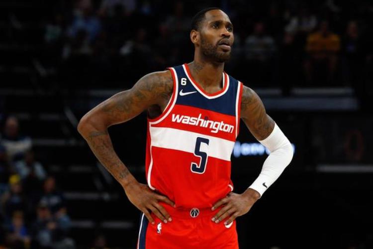 nba篮网主教练是谁「NBA疯狂一夜多人被裁多人签约鲍尔赛季报销篮网主教练续约」