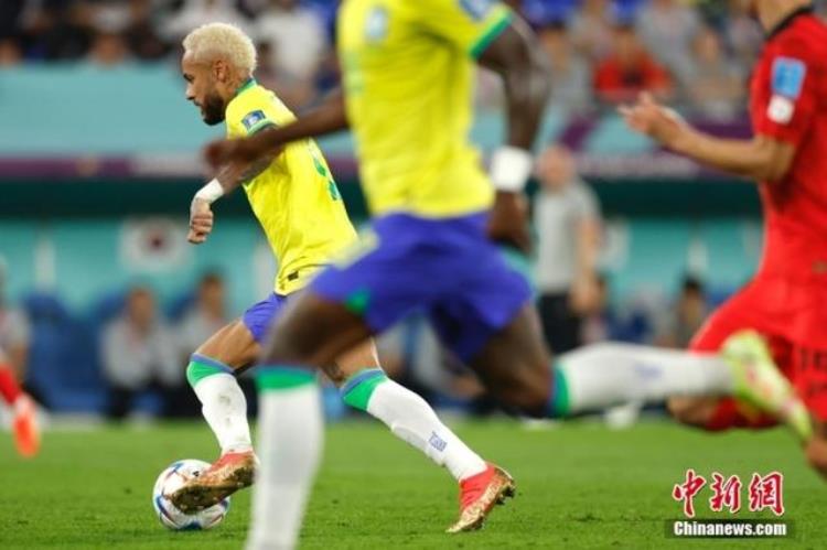 巴西足球队主帅「巴西队主帅不理会外界质疑称进球会继续跳舞」