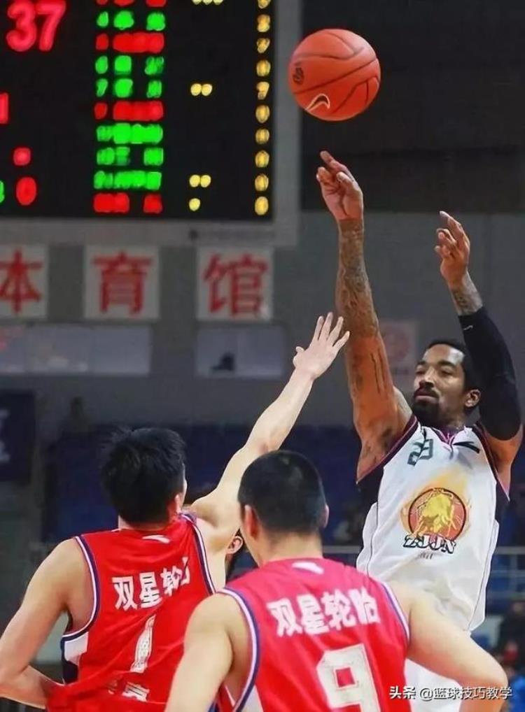 jr还在nba吗「合同太寒酸了JR拒绝和江苏队签约还在等NBA的召唤」