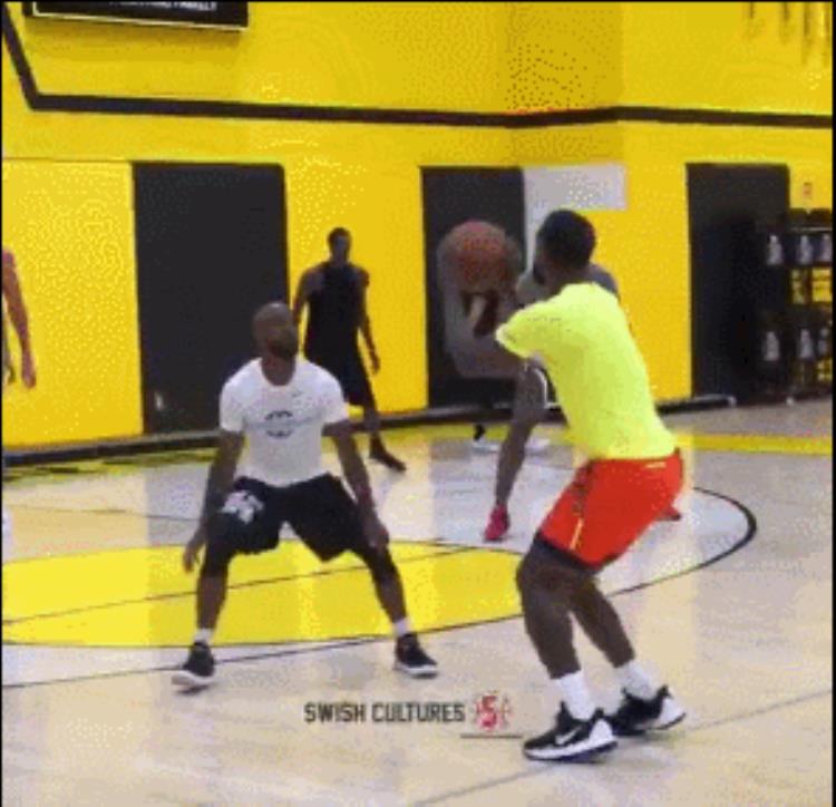 jr还在nba吗「合同太寒酸了JR拒绝和江苏队签约还在等NBA的召唤」