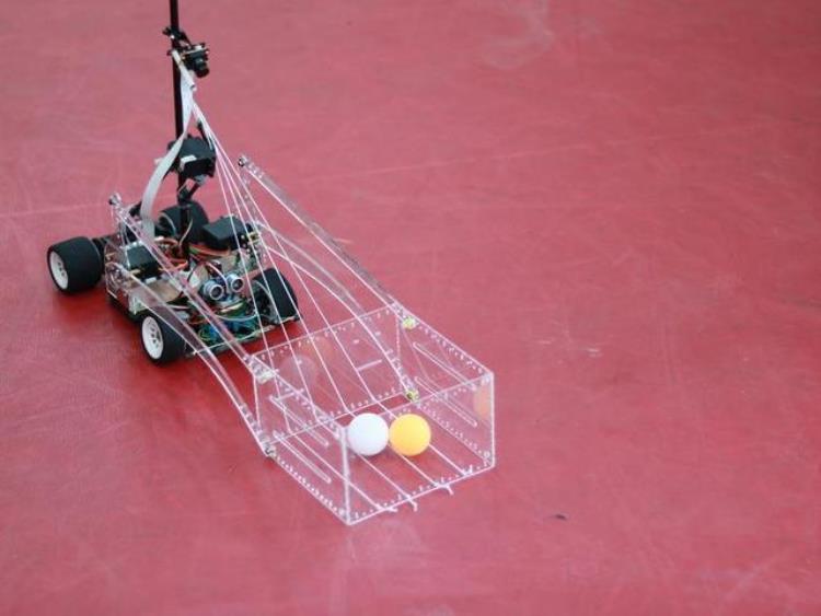 捡乒乓球的捡拾器 专利「杭电学霸发明自动捡乒乓球机体贴的设计温暖残疾人」
