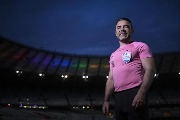 巴西裁判目前足球从业者中有40左右的人是同性恋或者双性恋