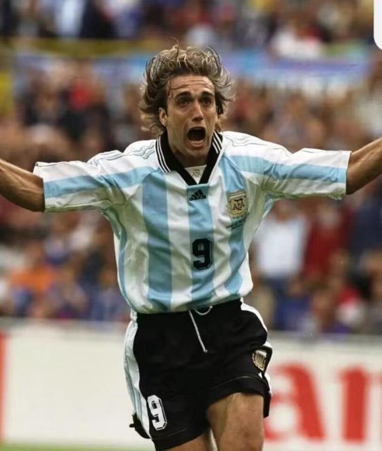 阿根廷队史十大巨星「阿根廷队史十佳球员三大球王领衔迪马利亚够格吗阿圭罗呢」